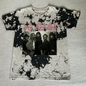 Def Leppard Tie Dye Graphic T-shirt Small